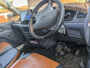 Toyota TownAce Noah 2001 Pearl