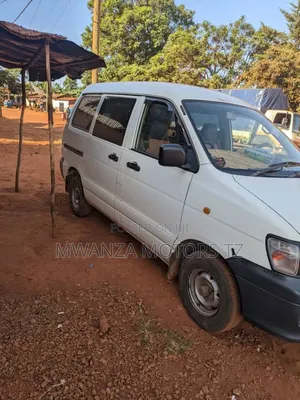 Toyota TownAce Noah 2001 Pearl