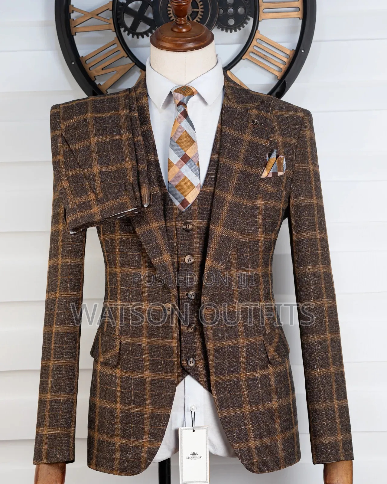 Men's Suits Mixed Colours Mixed Designs Materials Very Classic