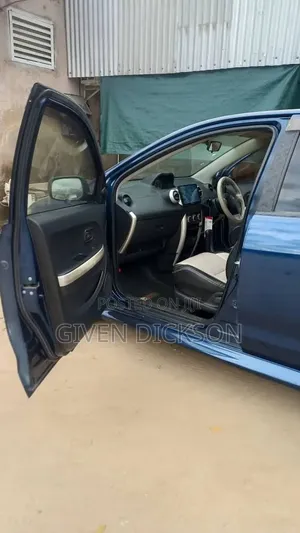 Toyota IST 2005