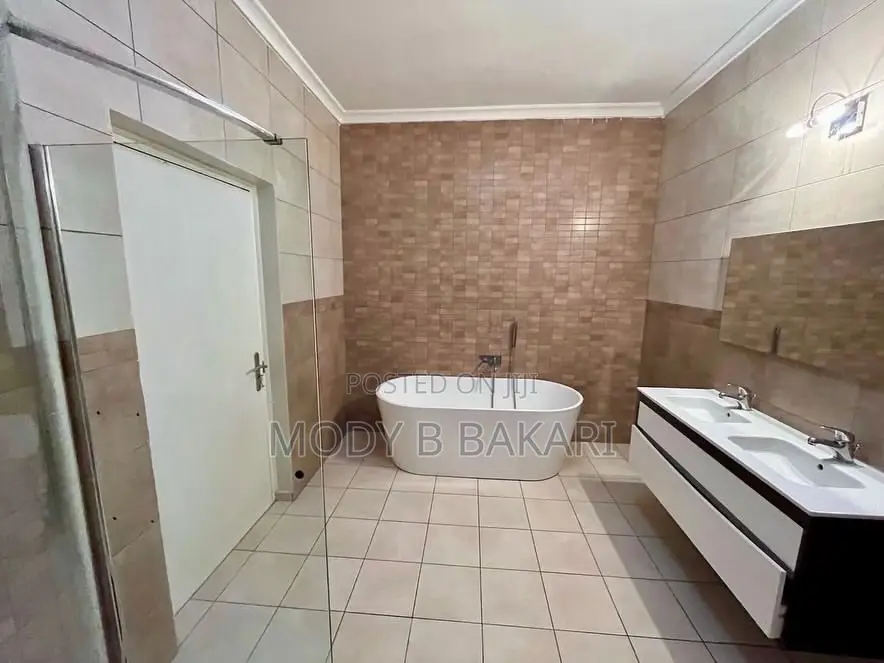 Furnished 4bdrm Villa in Oyster Bay for rent