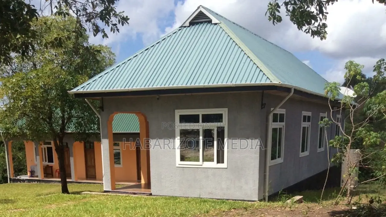 6bdrm Farm House in Vianzi, Mbagala for sale