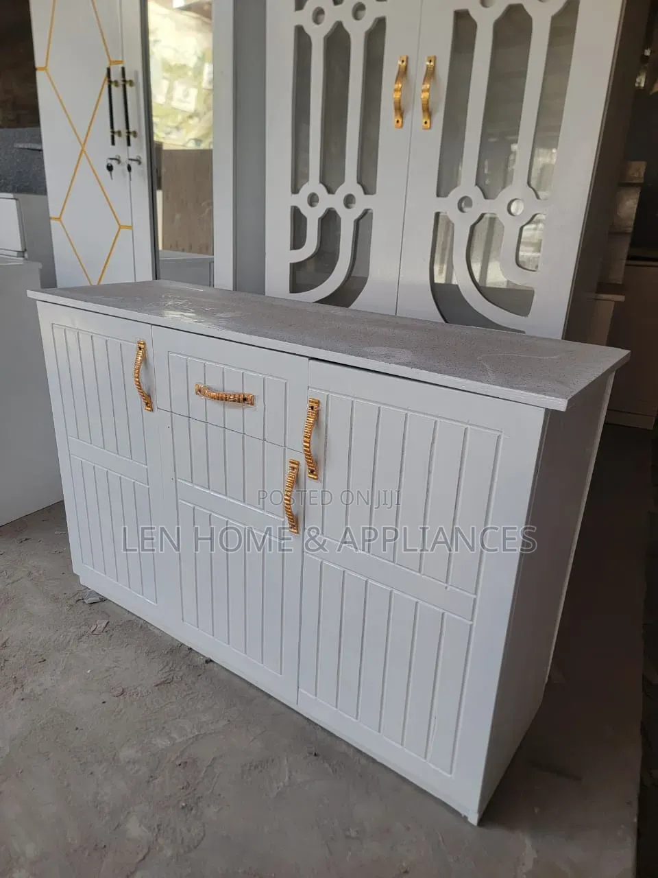 Showcase Color White