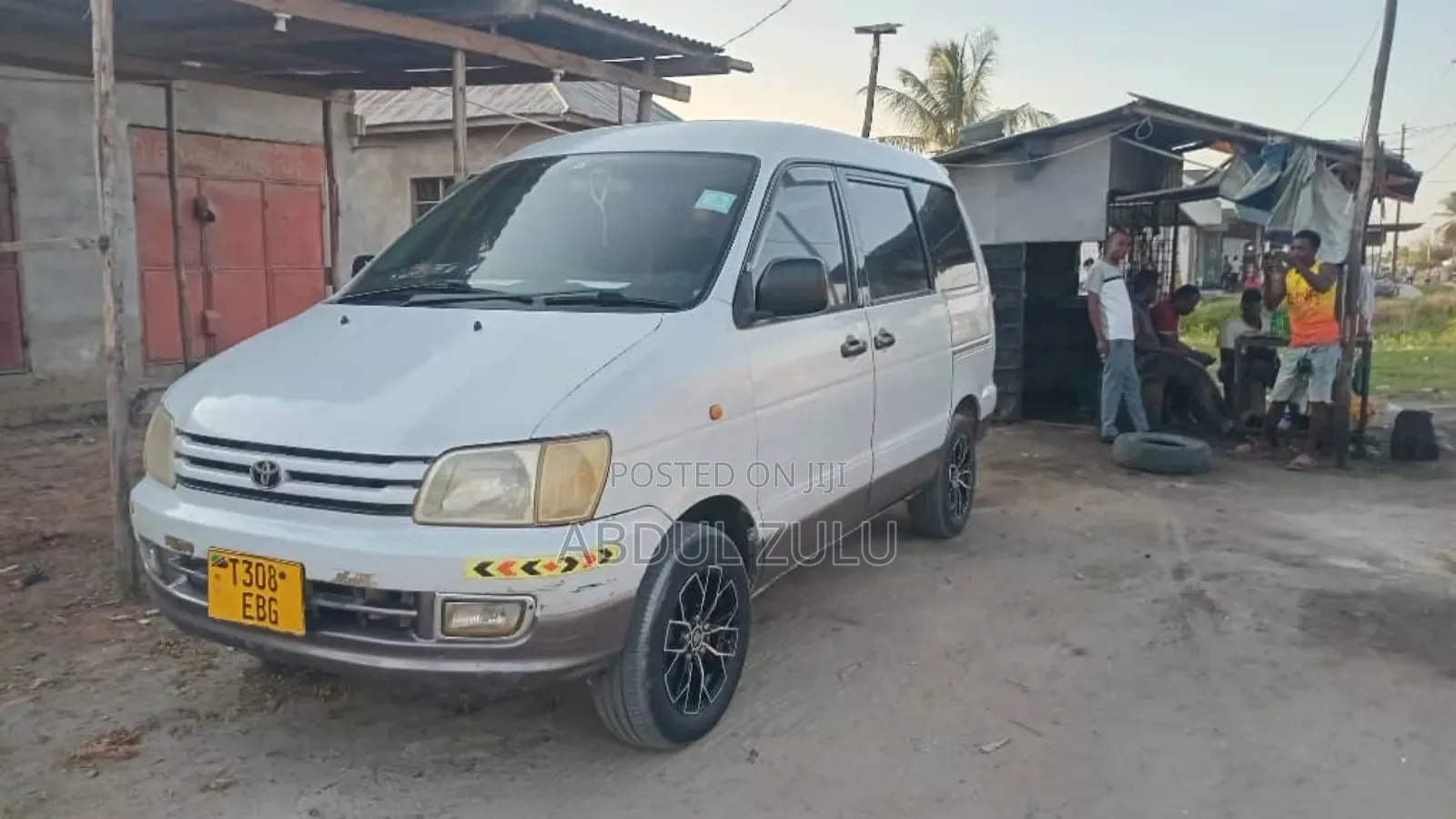 Toyota Noah 2001 White