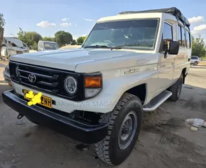 Toyota Land Cruiser 2008 White