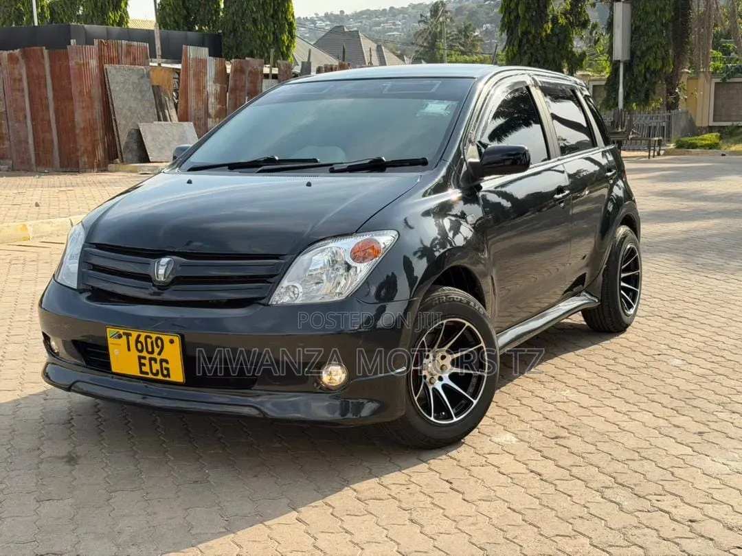 Toyota IST 2005 Black