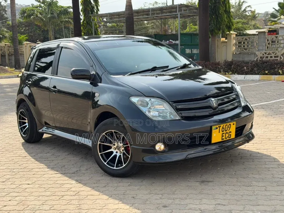 Toyota IST 2005 Black