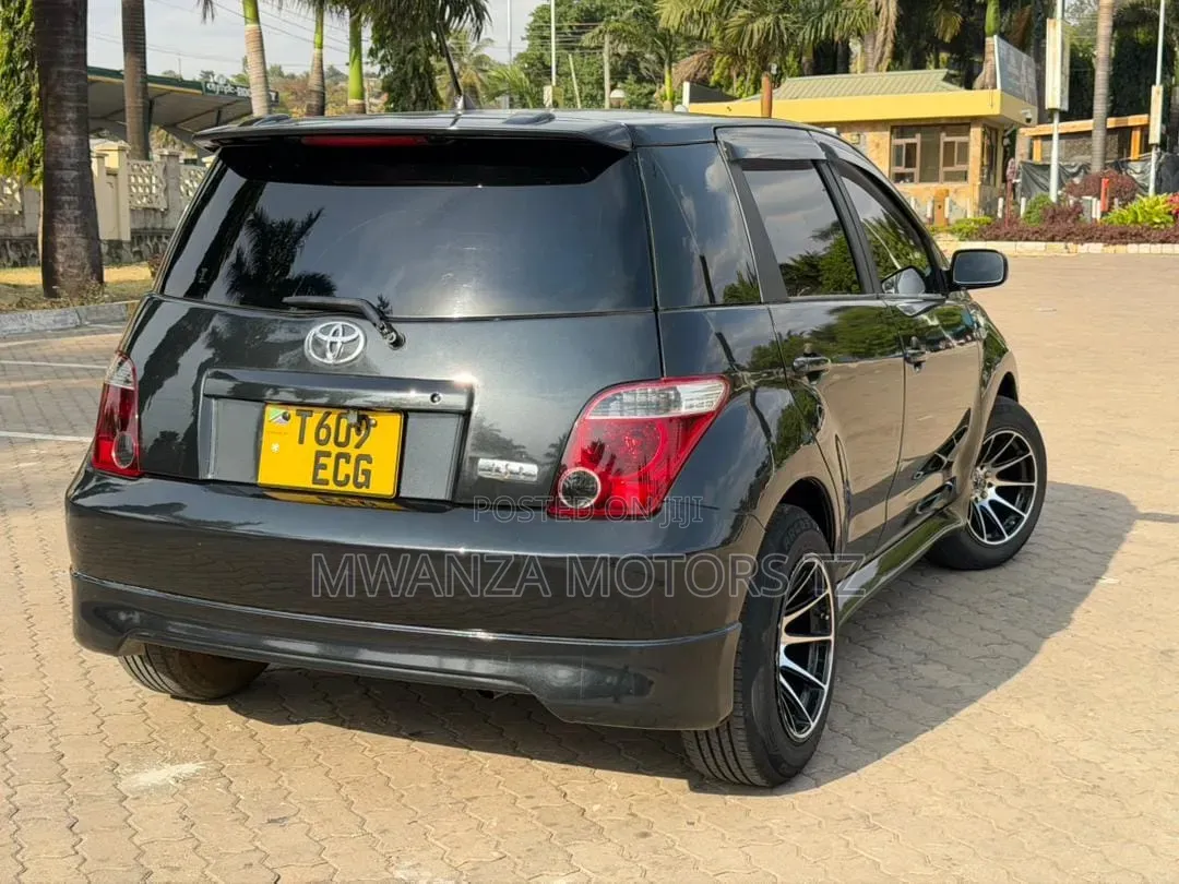 Toyota IST 2005 Black