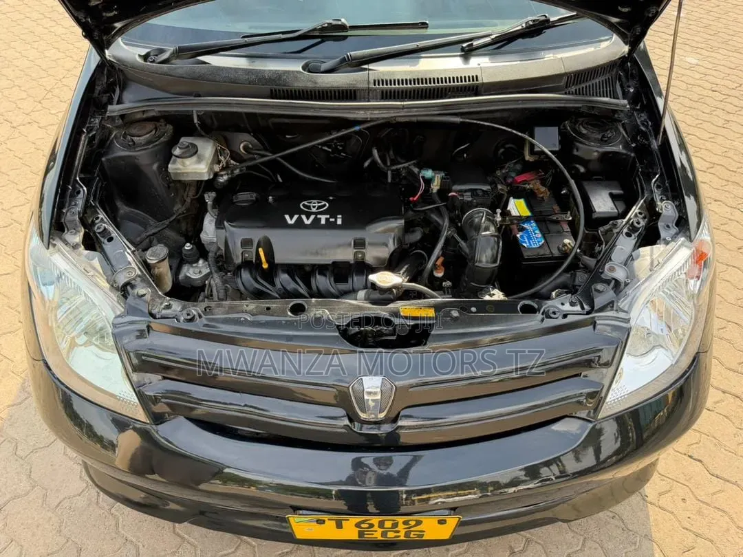Toyota IST 2005 Black