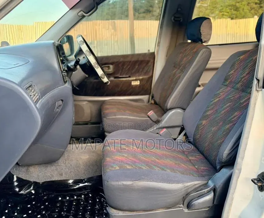 Toyota Noah 2001 White