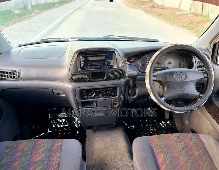 Toyota Noah 2001 White