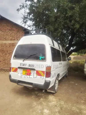 Toyota HiAce 2006 White