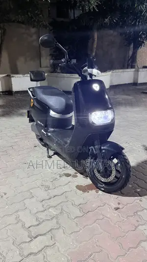 Yadea E8S Pro 2025 Black