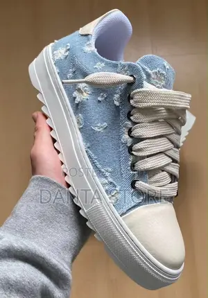 Numeris “Sea Blue” Sneaker