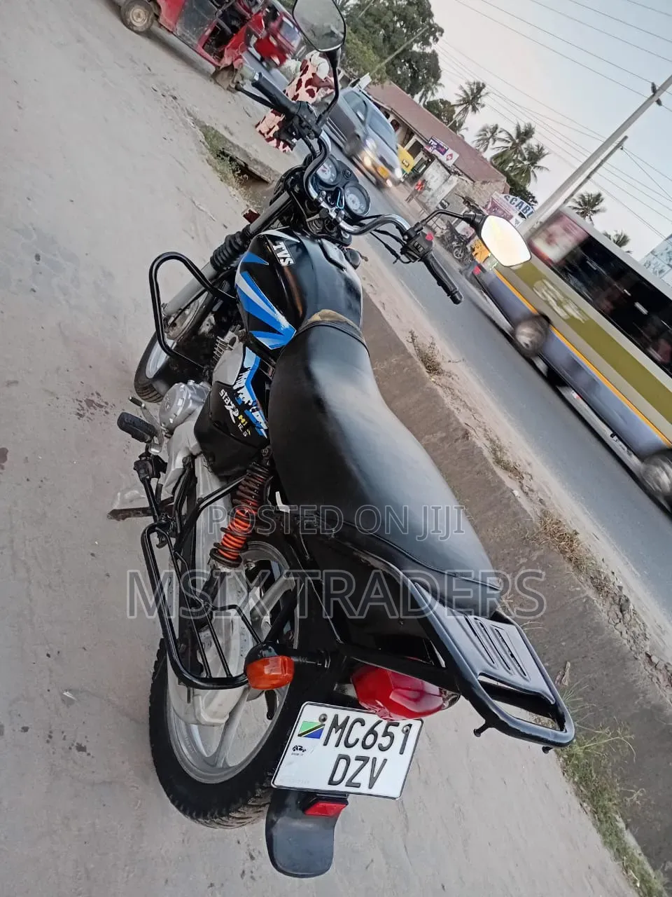 TVS HLX 125 2022 Blue