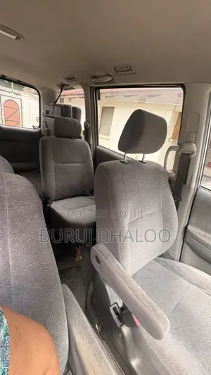 Toyota Noah 2.0 FWD (8 Seater) 2006 Silver