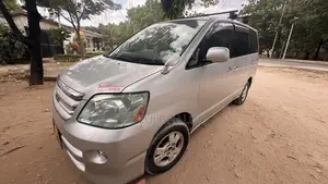 Toyota Noah 2.0 FWD (8 Seater) 2006 Silver