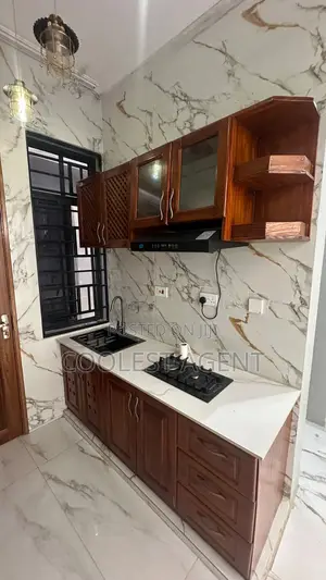 2bdrm House in Coolest Estate for rent