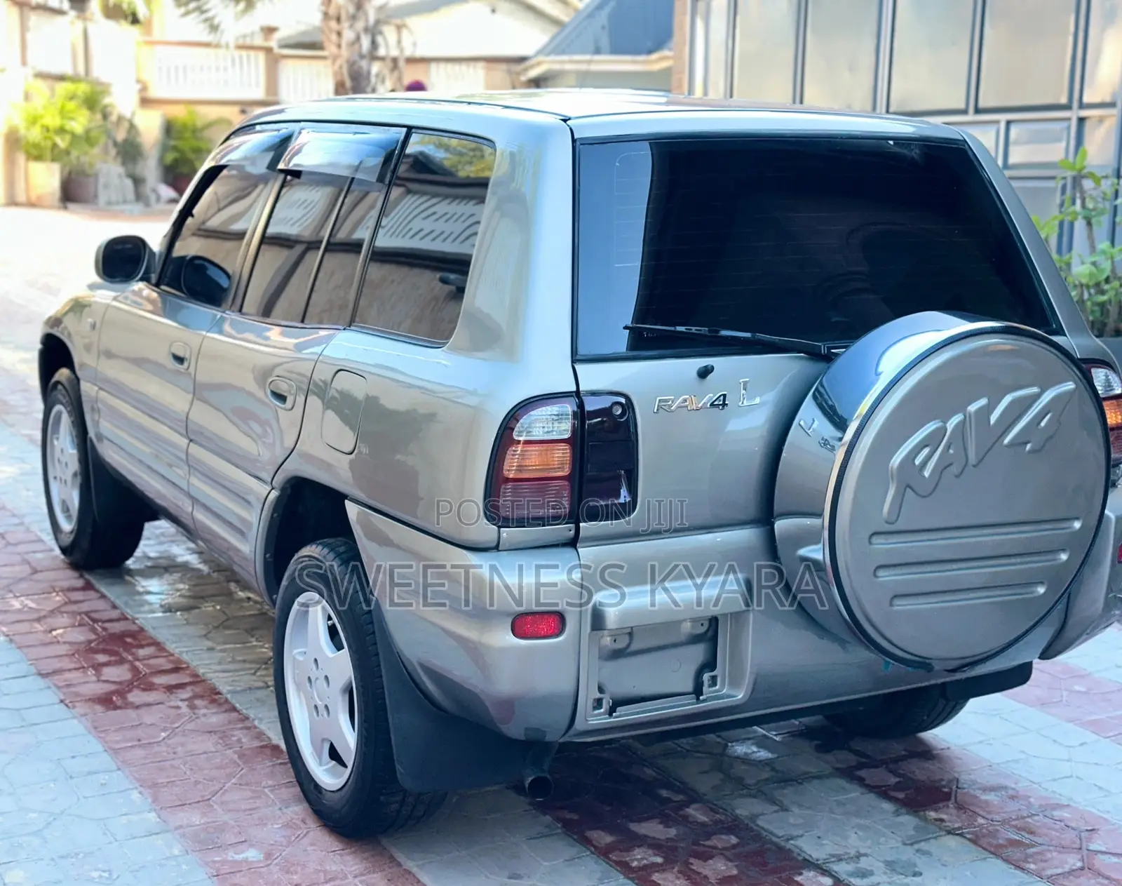 Toyota RAV4 Automatic 2000 Silver