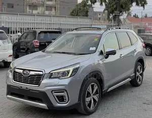 Subaru Forester 2019 Silver