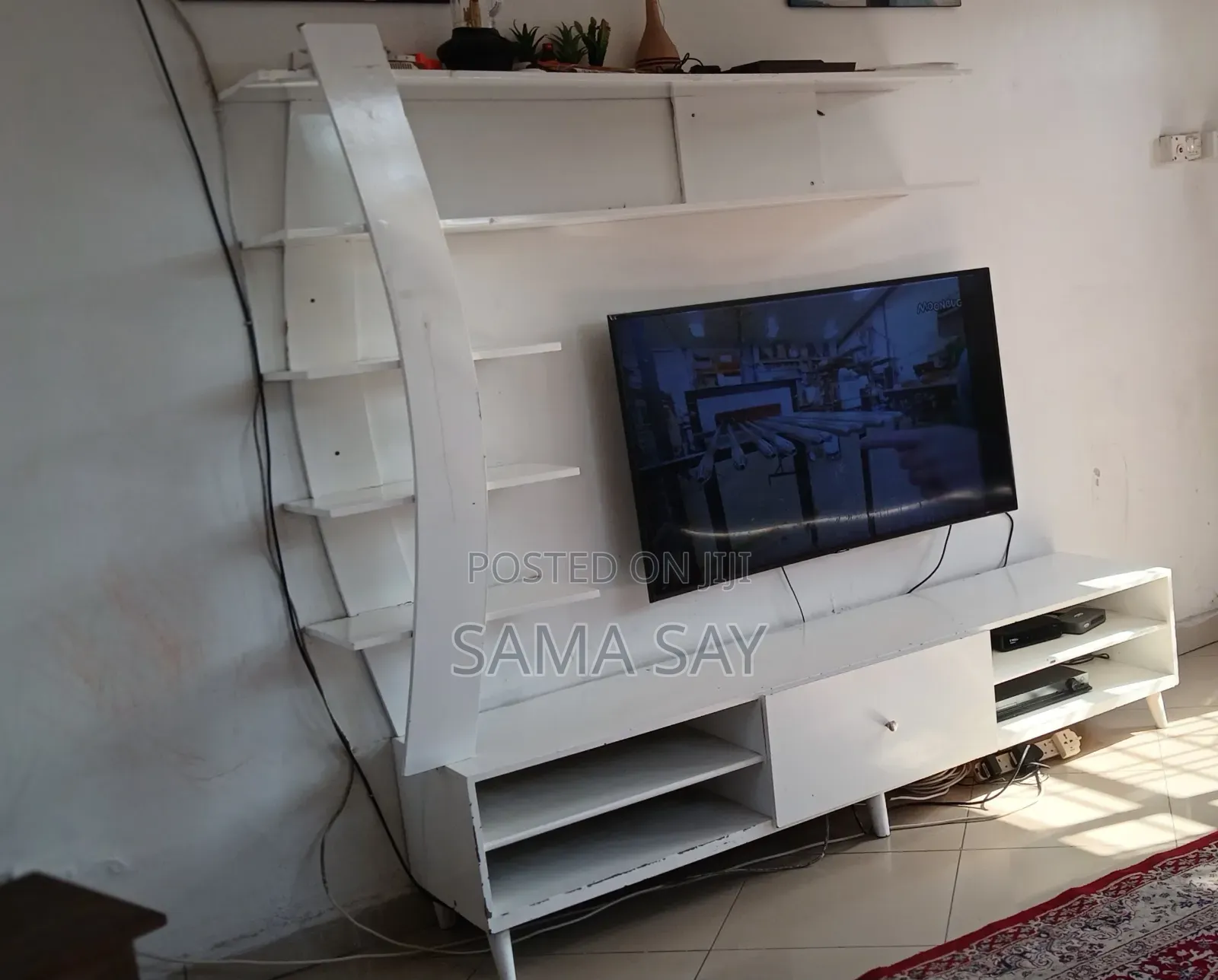 Tv Showcase / Tv Stands