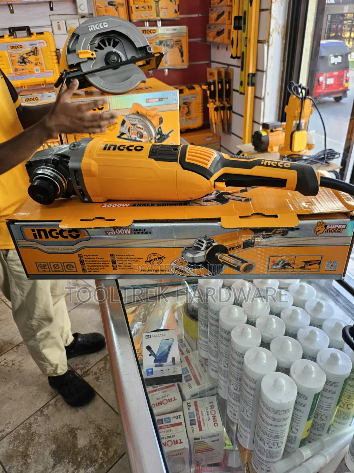 Angle Grinder 7 Inch 2000w Ingco