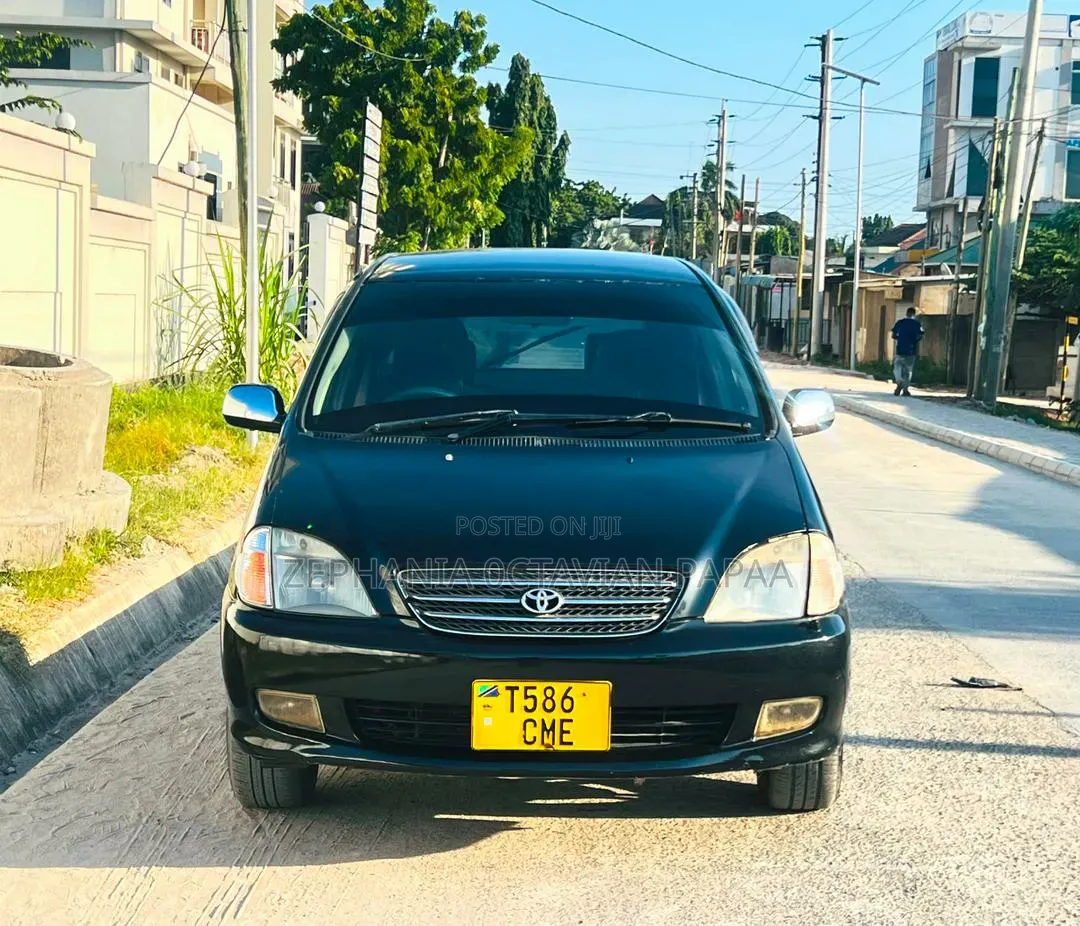Toyota Nadia 2003 Black