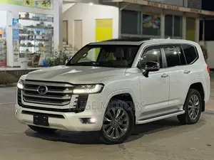Toyota Land Cruiser 2024 White