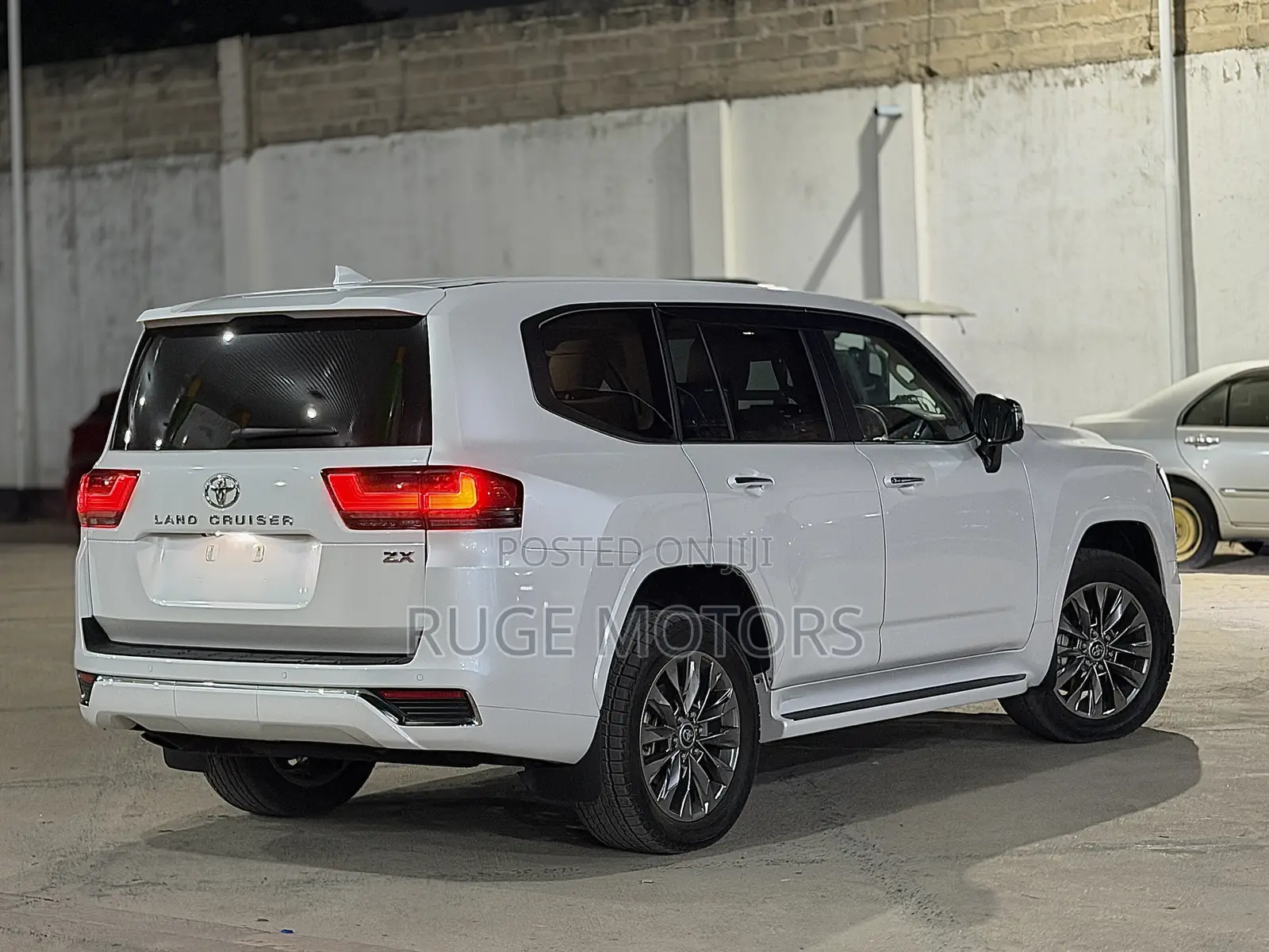 Toyota Land Cruiser 2024 White