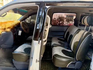 Toyota Noah 2003