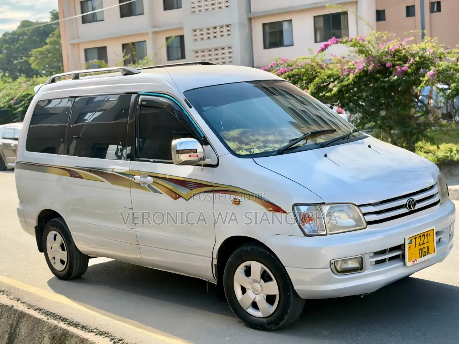 Toyota Noah 2003