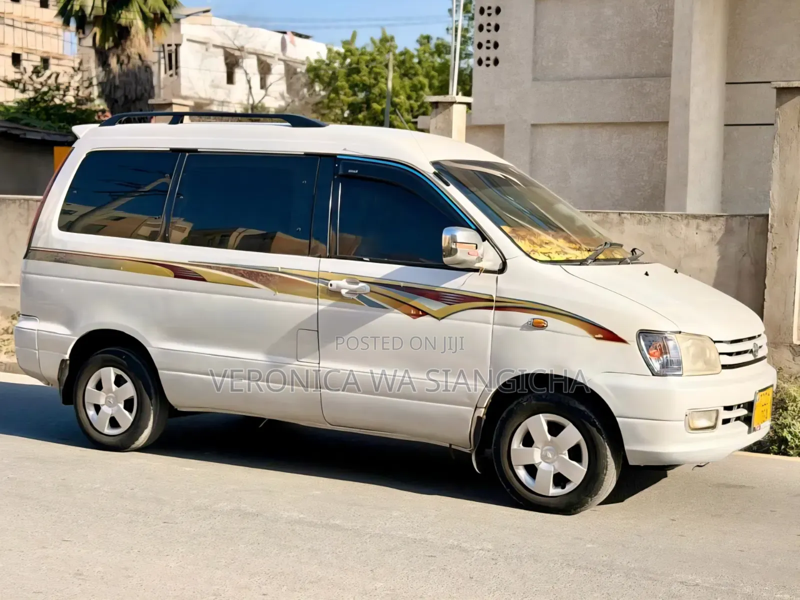 Toyota Noah 2003