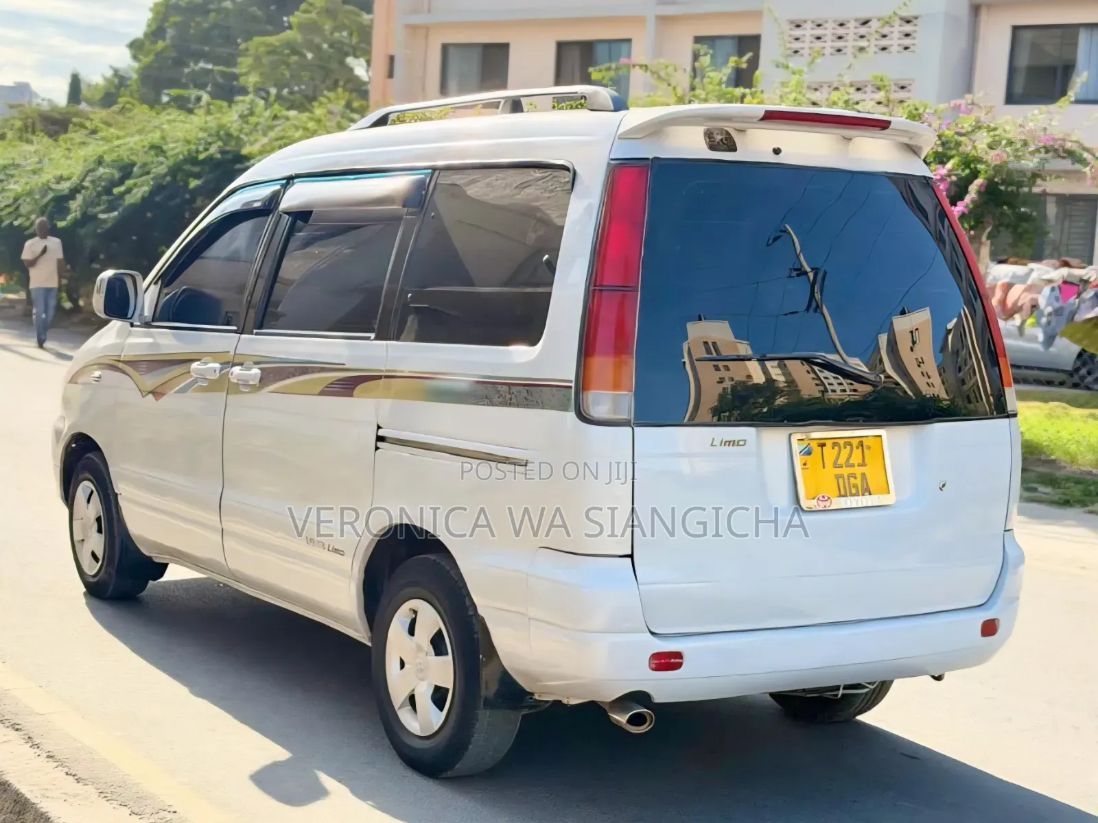 Toyota Noah 2003