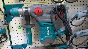 Rotel Hammer 1600w