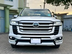 Toyota Land Cruiser LC300 2024 White