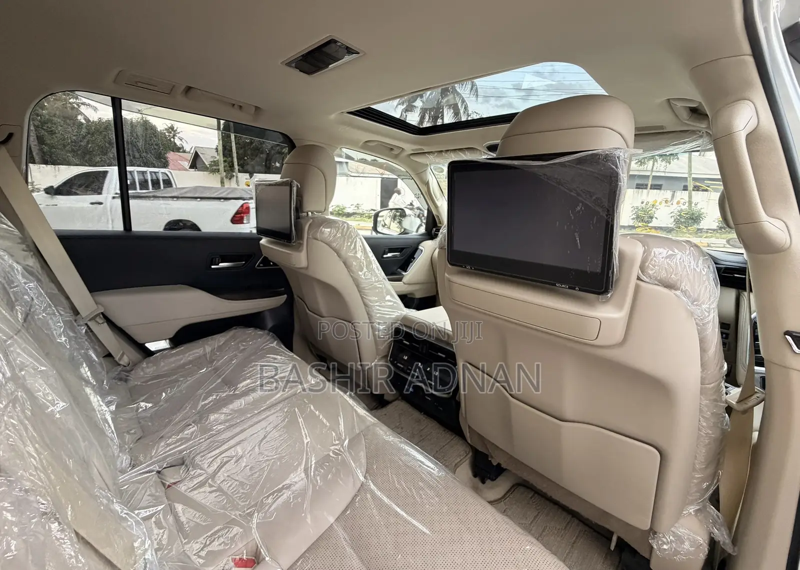 Toyota Land Cruiser LC300 2024 White