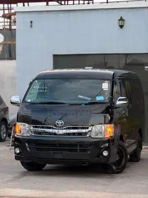 Toyota HiAce 2013 Black