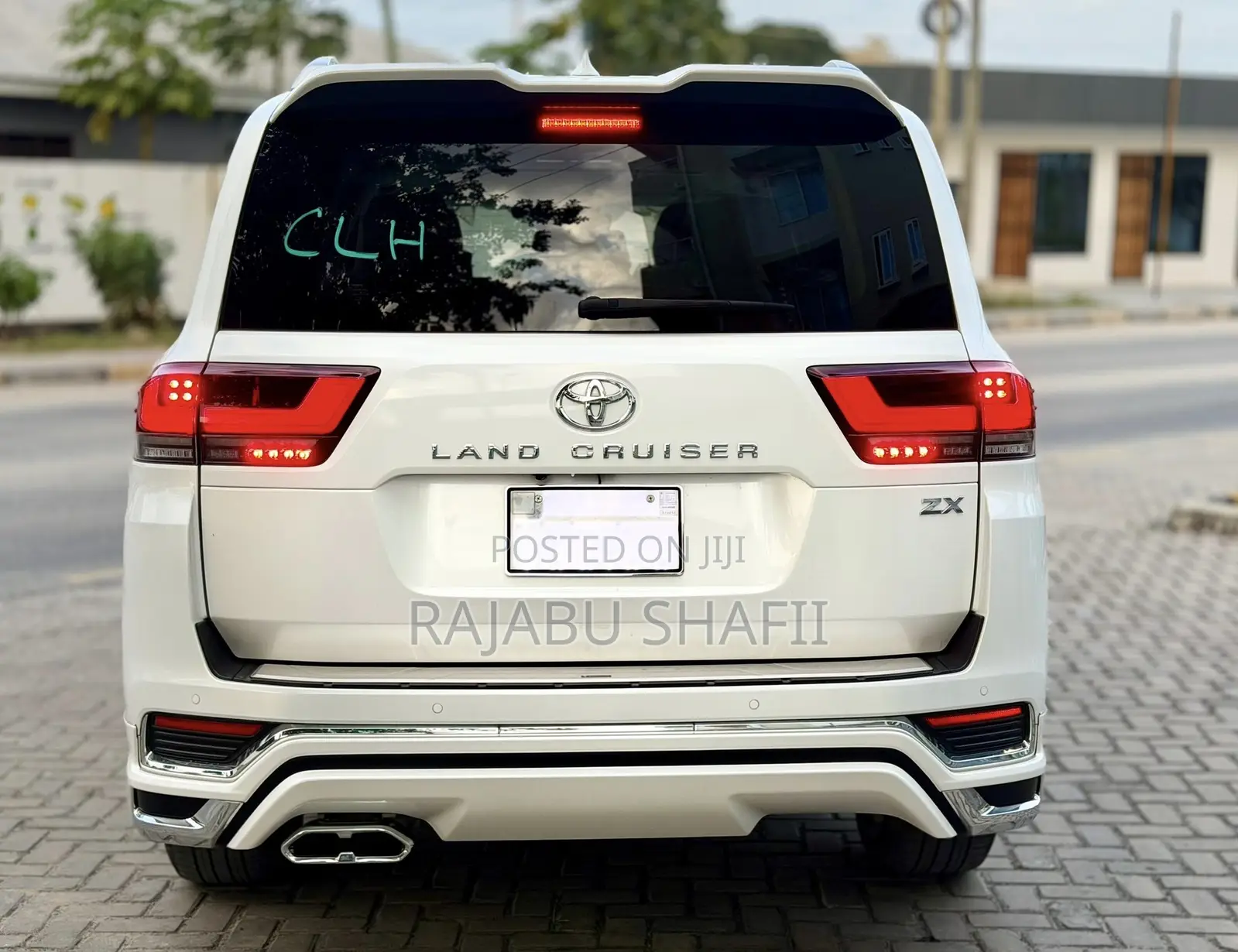 Toyota Land Cruiser LC300 2024 White