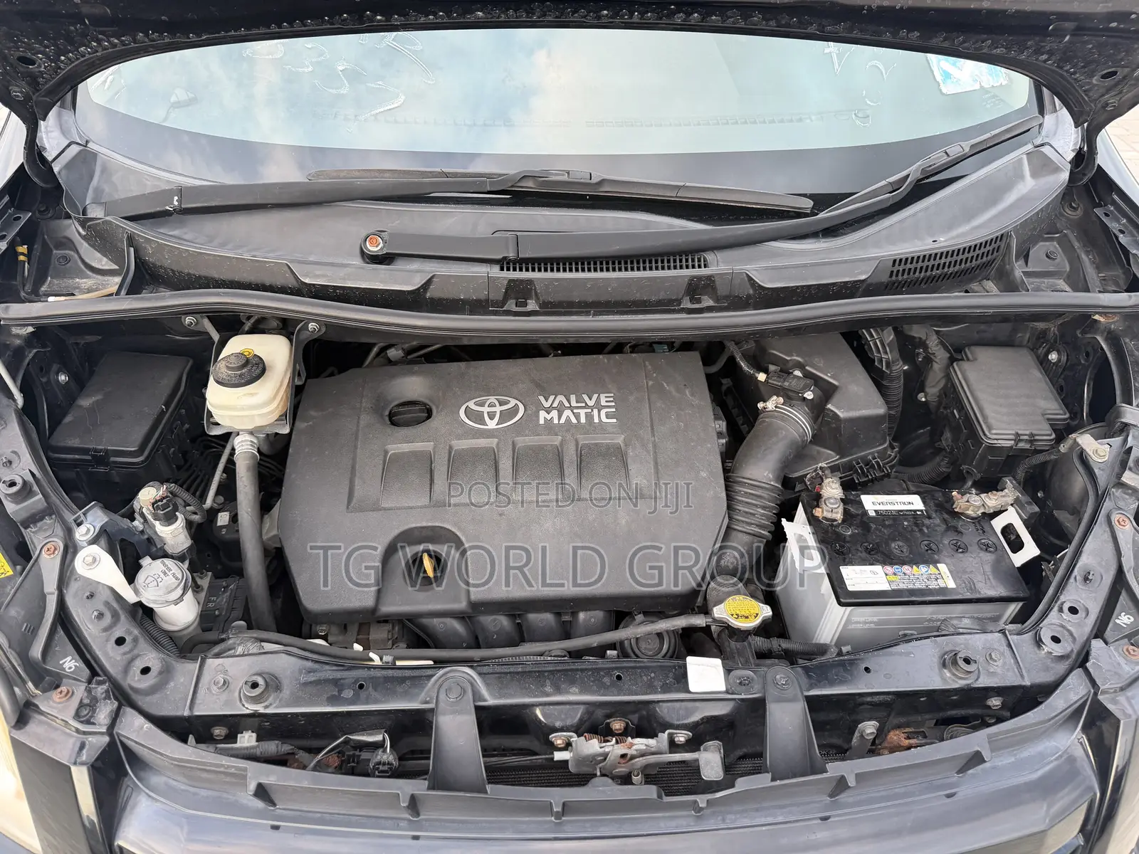 Toyota Noah 2.0 143hp AWD (7 Seater) 2009 Black