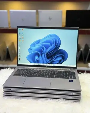 Laptop HP ZBook Firefly 16inch G9 16GB Intel Core i7 SSD 512GB