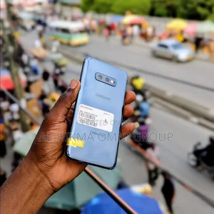 Samsung Galaxy S10e 128 GB Blue