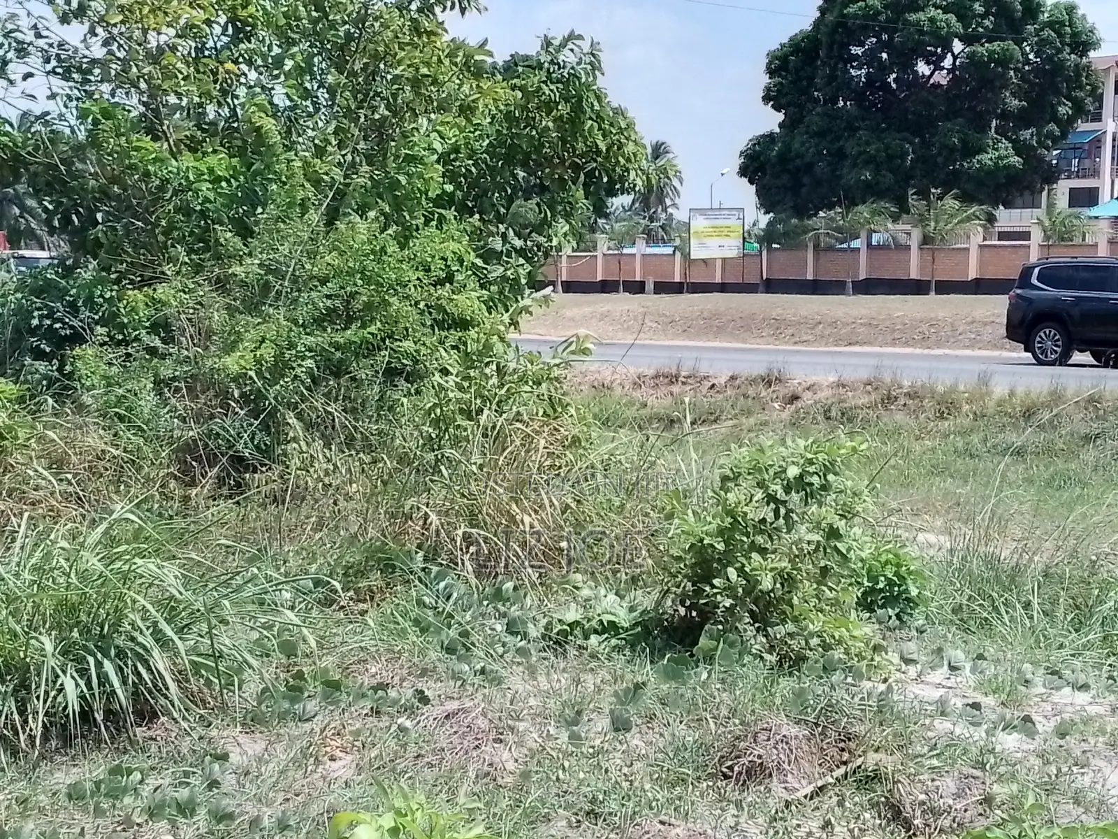 Shamba Eka 5.4, Vipimo, Misugusgu, Kibaha