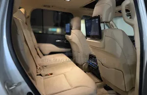 Toyota Land Cruiser LC300 2024 White