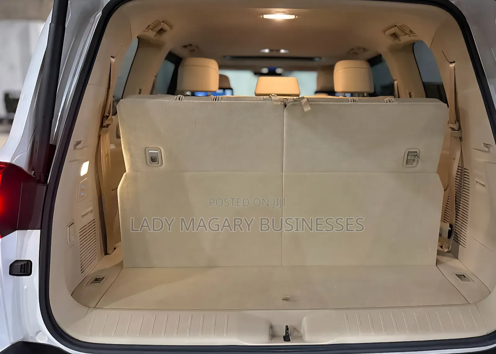 Toyota Land Cruiser LC300 2024 White