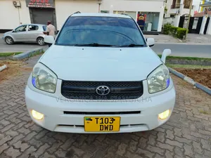 Toyota RAV4 2005 White