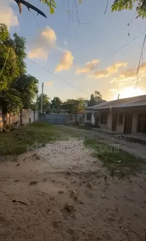 Kiwanja Kinauzwa Mbezi Beach