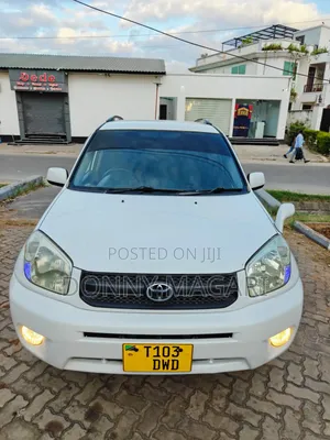 Toyota RAV4 2005 White
