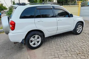 Toyota RAV4 2005 White