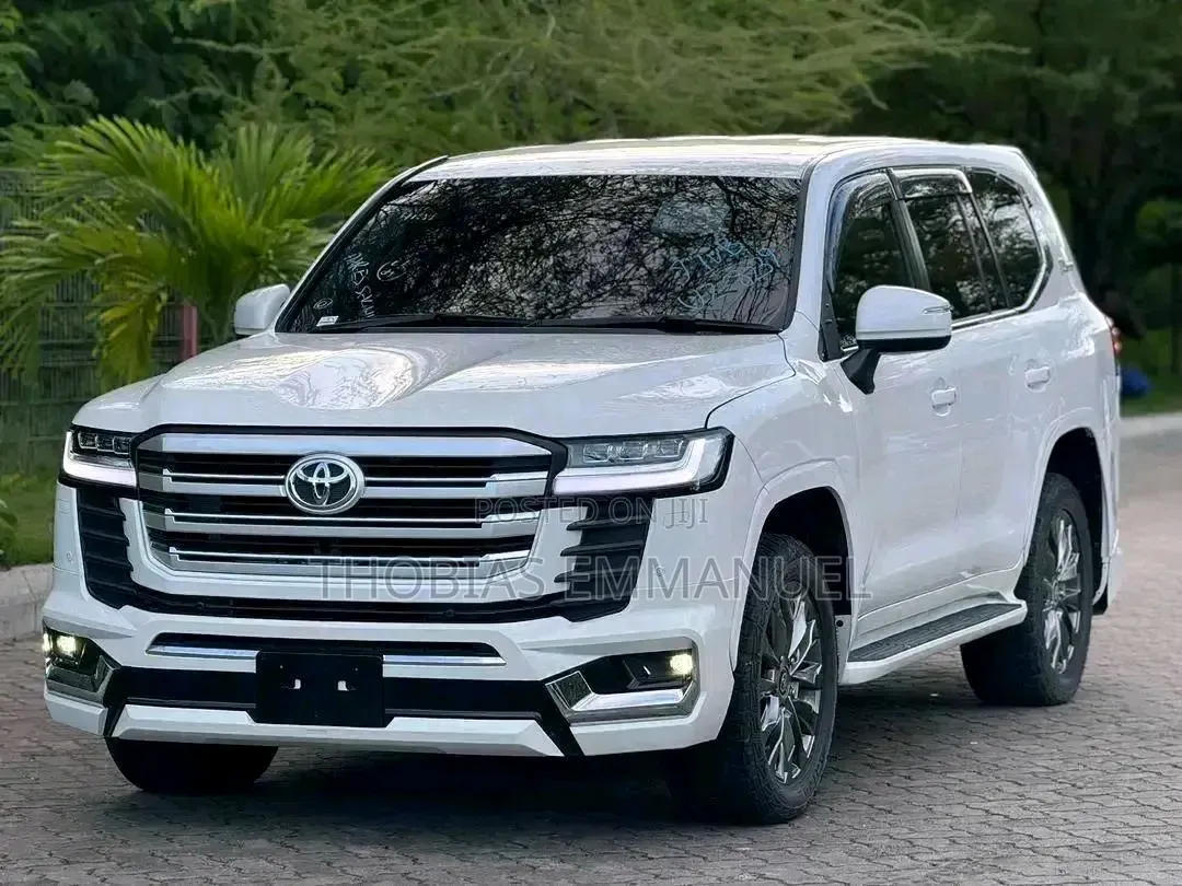 Toyota Land Cruiser 2023 White