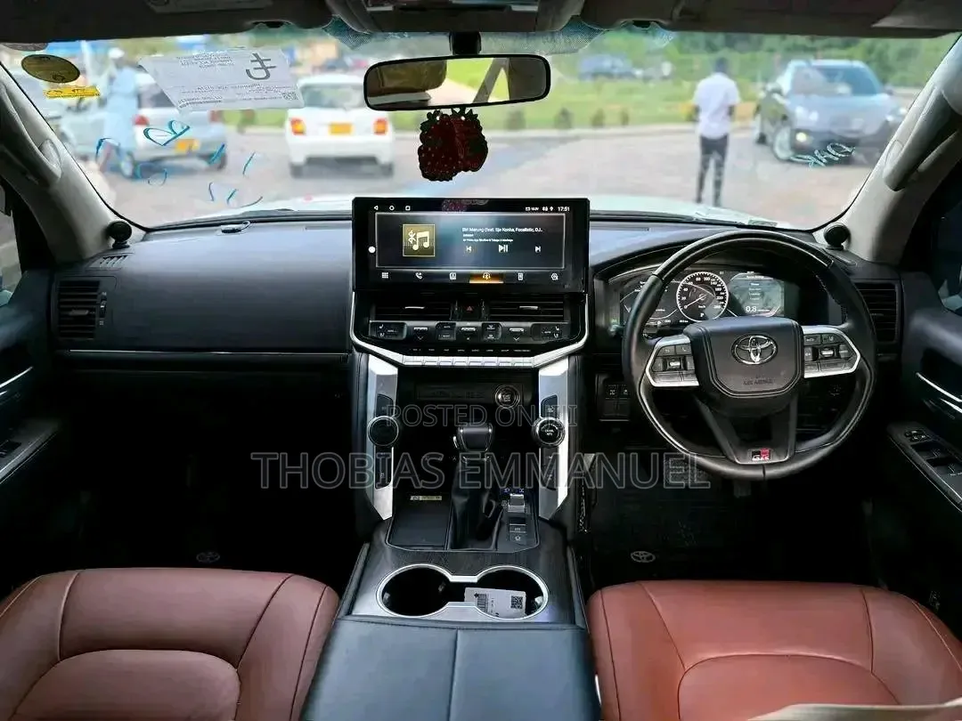 Toyota Land Cruiser 2023 White